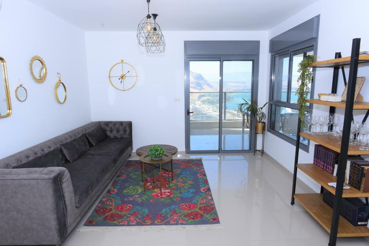 Aristone Luxury Apartment Тверия Экстерьер фото