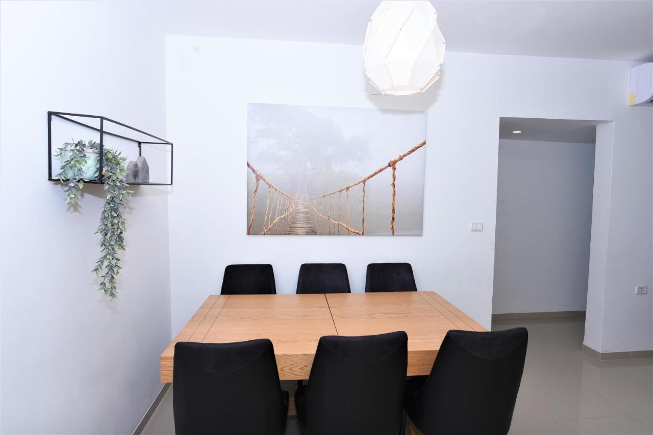 Aristone Luxury Apartment Тверия Экстерьер фото